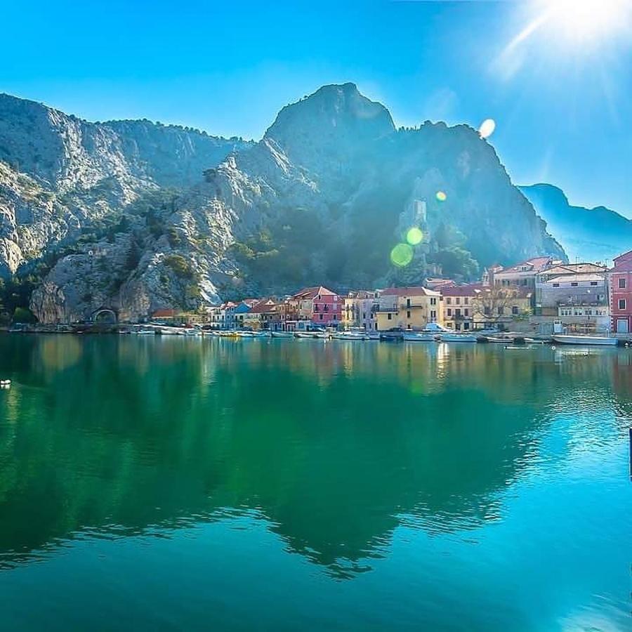 Central Alley Omiš Eksteriør billede